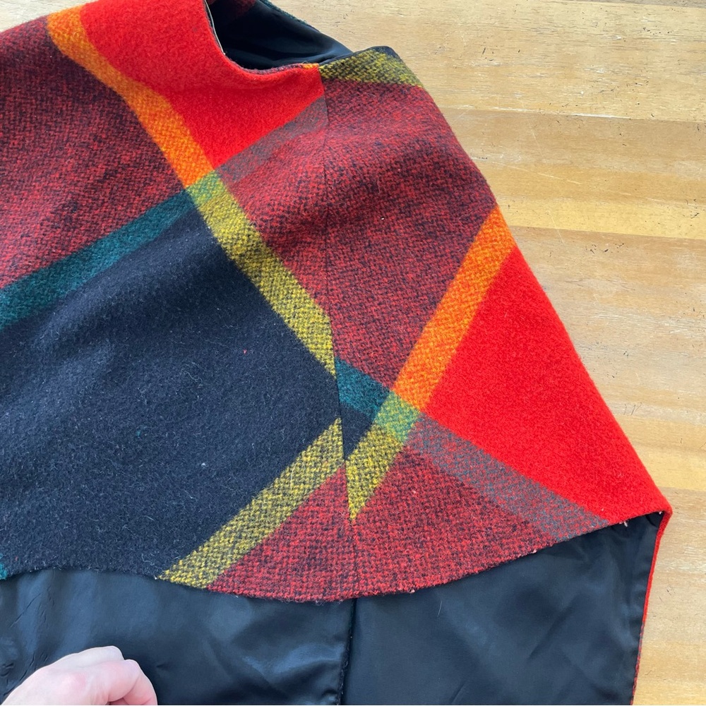 Vintage 70s 80s Rainbow Colorful Plaid Poncho Jacket Medium Short Soft Buttons - Picture 10 of 13